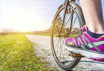 Fahrrad mit pinken Schuh