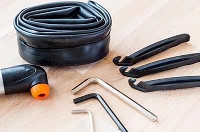 Ein Fahrradschlauch ist gleich ausgetauscht