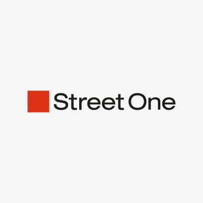 Street One Logo – schwarzer Schriftzug mit rotem Quadrat links auf weißem Hintergrund