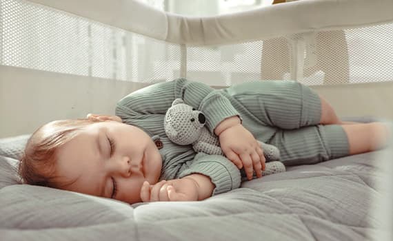 Babykleidung